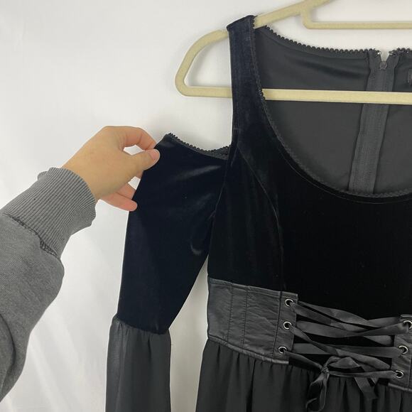 Hot Topic Black Velvet Bell Sleeve Cold Shoulder Dress Corset Faux Leather Small - Picture 5 of 12